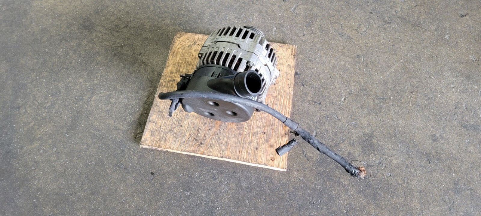 LAMBORGHINI MURCIELAGO ALTERNATOR WITH POWER WIRING OEM 07M903015 2006