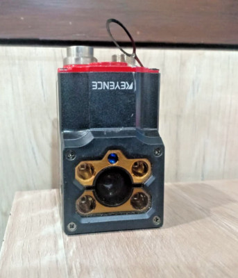 1PC- KEYENCE SR-1000N Automatic Focus Code Reader,24vdc, 2D Area Imager