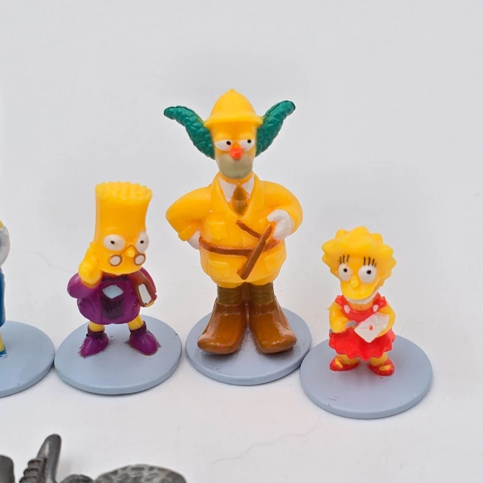 The Simpsons Clue Board Game Replacement Pieces 2nd Ed Dice Weapons Figurines - Image 3 of 4