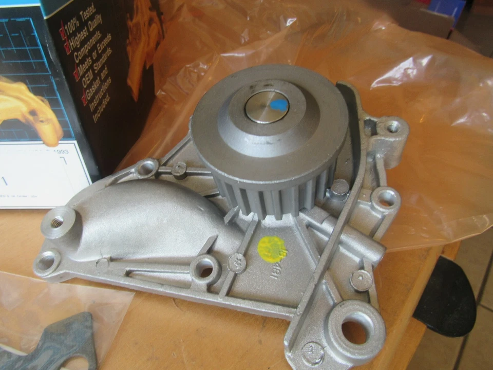 Bomba de agua Eastern Industries Toyota con junta AW9099 Foto 2 de 4