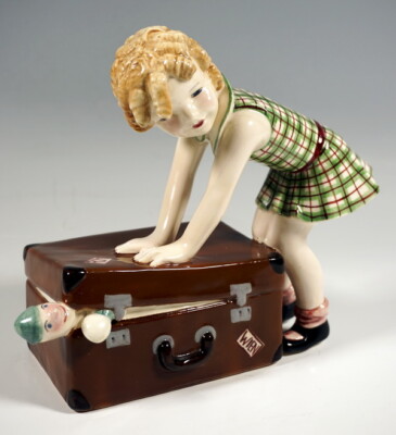 GOLDSCHEIDER FIGUR MÄDCHEN MIT KOFFER GIRL WITH SUITCASE ST. DAKON   MNR:7779