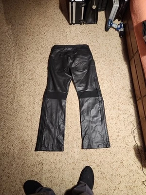 Très Beau Pantalon Homme En Cuir - Haute Qualité - rare - vetement - moto - Photo 1/4