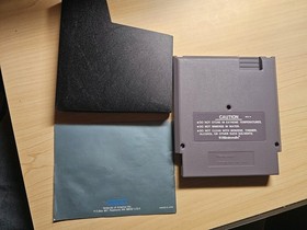 Lotto 5 giochi/manuali NES Jackal, Rush N Attack, QBert, Rad Racer, Foreman KO testati