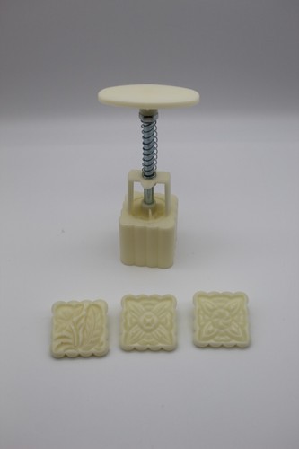 16 piece Cake/Cookie Mold Set - Picture 9 of 14