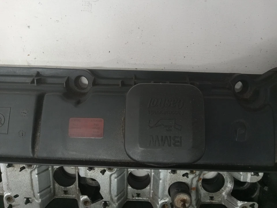 2001 - 2002 BMW 530I TAMPA DA VÁLVULA DO MOTOR DIANTEIRO FABRICANTE DE EQUIPAMENTO ORIGINAL, 1928 403 154 - Imagem 4 de 4