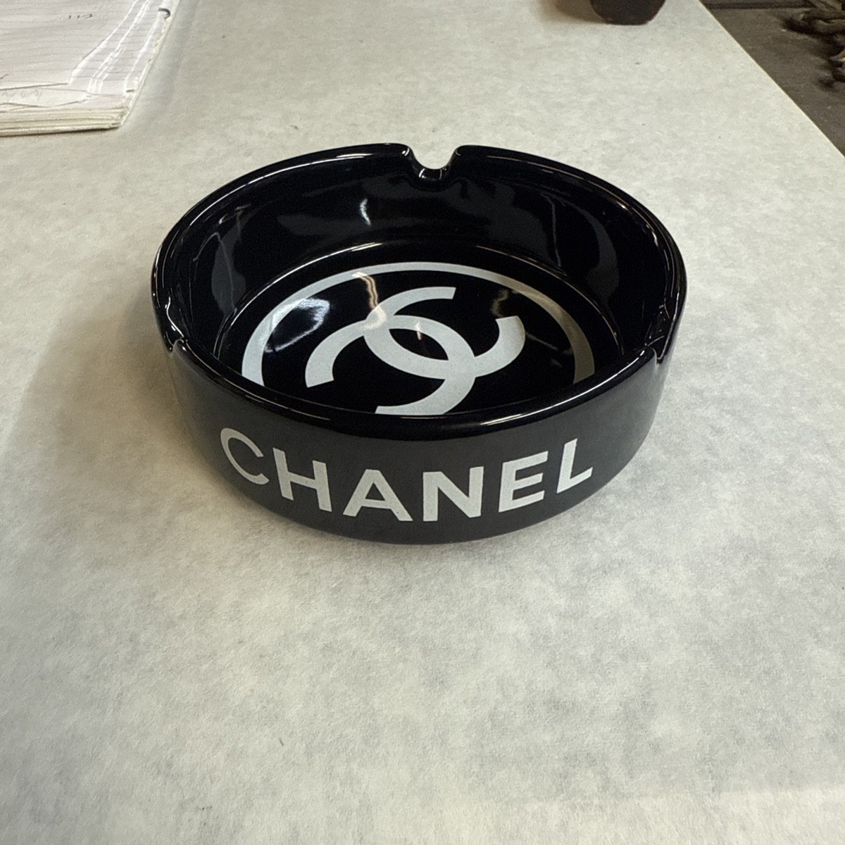 CHANEL ロゴスタンド 黒 オブジェ Chanel Ashtray Cc Ceramic Black And White 4 In | eBay