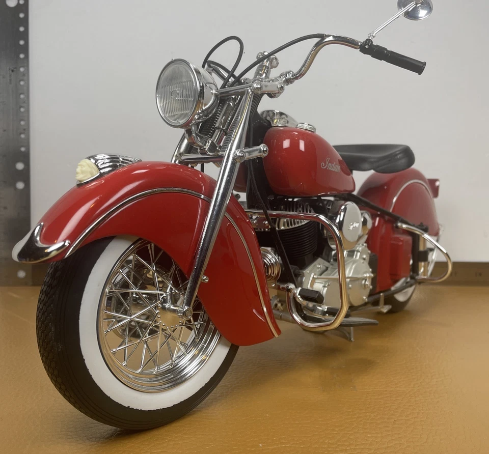 1948 Indian Chief Motorcycle 1:6 Scale Metal & Plastic 16-1/2" Model LARGE VTG - Image 2 of 4