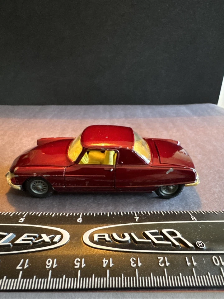 Vintage 1966 Corgi 259 Diecast Citroen DS Le Dandy Coupe - Henri Chapron Body - Image 2 of 4