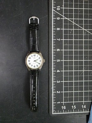 Q&Q by Citizen Quartz Wristwatch 3 Bar Water Resist Round Face Q&Q Strap WORKING
