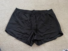 NWT old navy women  s 3X black mid rise dolphin hem active shorts 3  inseam