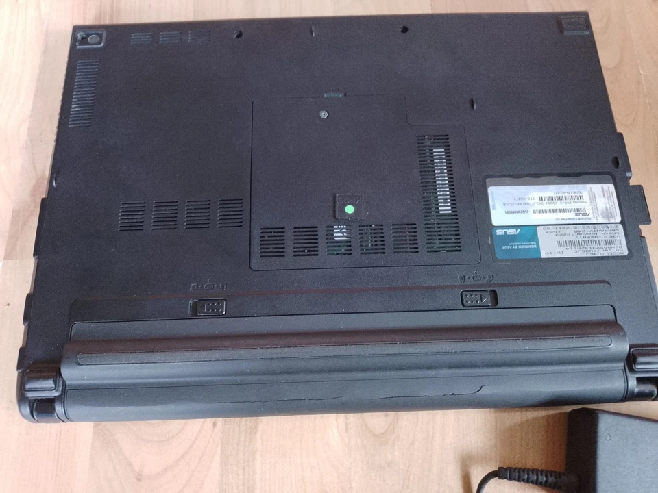 ✅ASUS U36J 13.3" Notebook i5 M480 2.67GHz 4Gb RAM 500Gb Hdd DVD-RW  - Bild 3 von 4