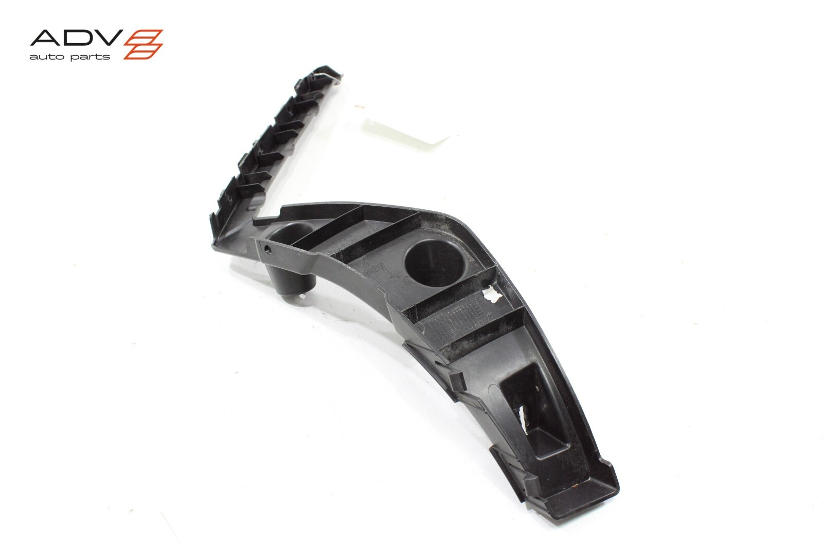 2017 - 2020 MASERATI LEVANTE REAR BUMPER RIGHT SIDE SUPPORT MOUNT BRACKET OEM