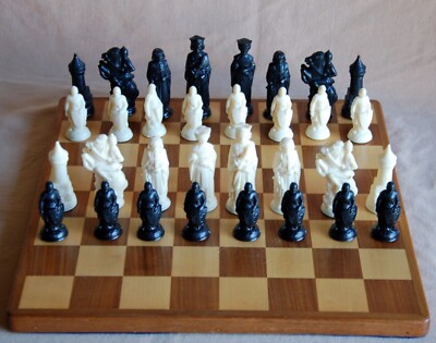 RENAISSANCE Chessmen ~ E.S.LOWE #831 & 15