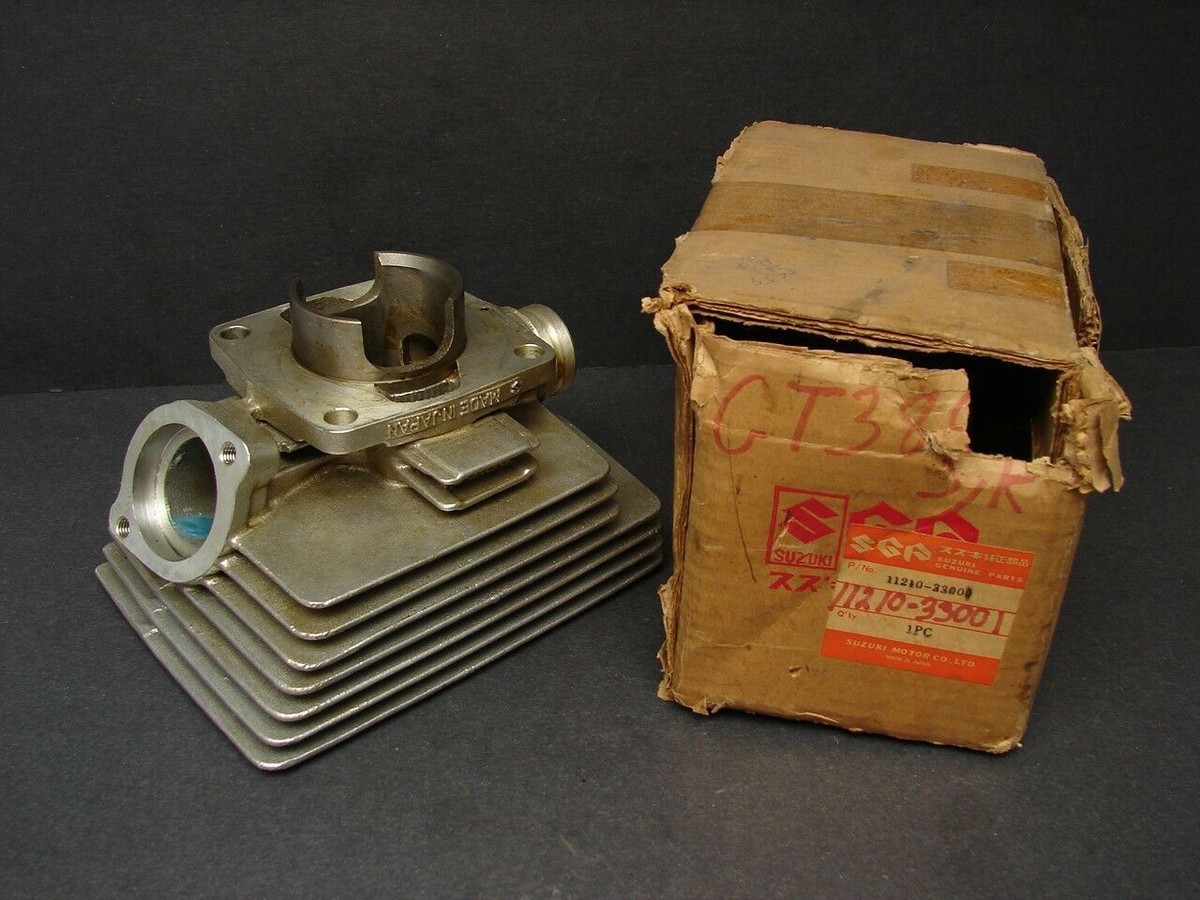 NOS New Suzuki 1972-1977 GT380 Right Hand Side Piston Cylinder Jug