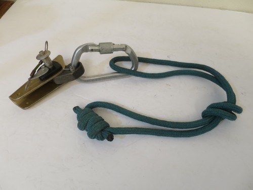 Vintage GIBBS Spring Loaded Rope Ascender SMC Locking Carabiner 7/16