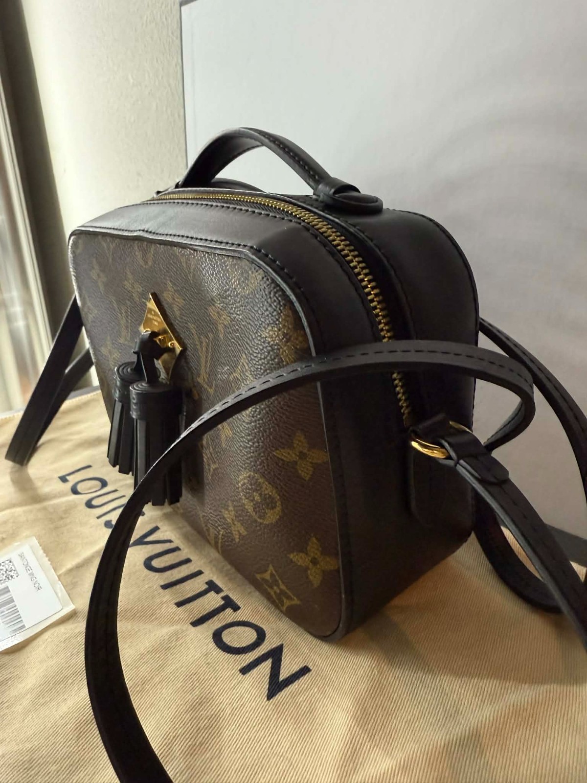 Louis Vuitton Monogram “Saintonge” Crossbody Bag! Condition: good!!