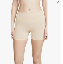 Yummie Ultralight Seamless Shapewear Short Medium/ Large Almond NWT