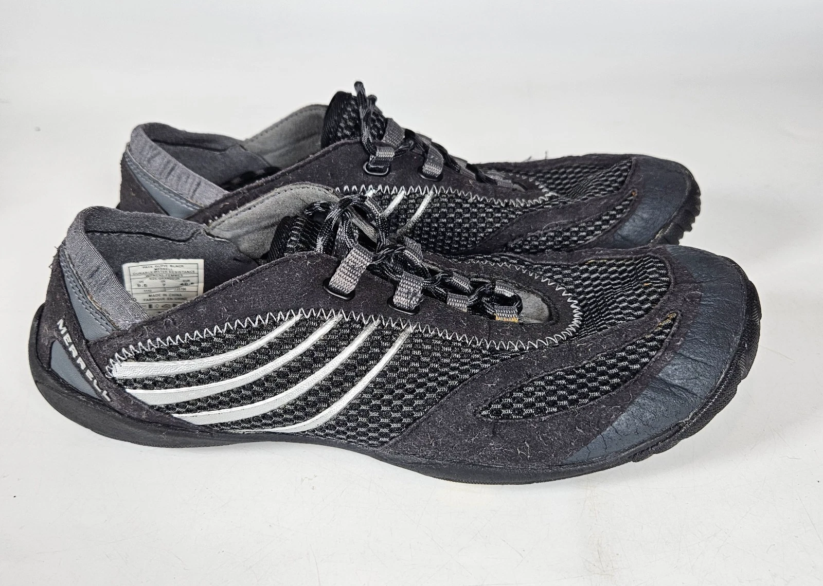 Merrell Pace Glove Black Outdoor Hiking Shoe Womens Size 9.5