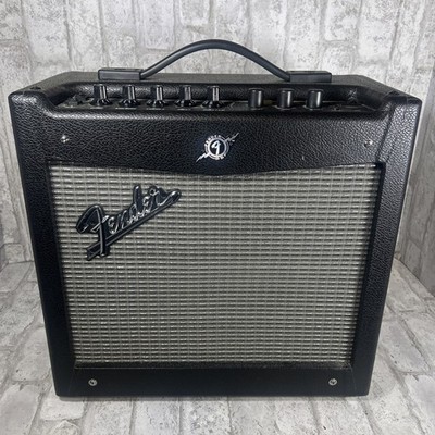 Fender Mustang I (V.2) Guitar Amplifier 70W Amp - Working