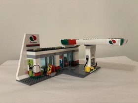 RETIRED LEGO City 60132 Service Station 2-in-1 Set 100% Complete Manual Box VGUC