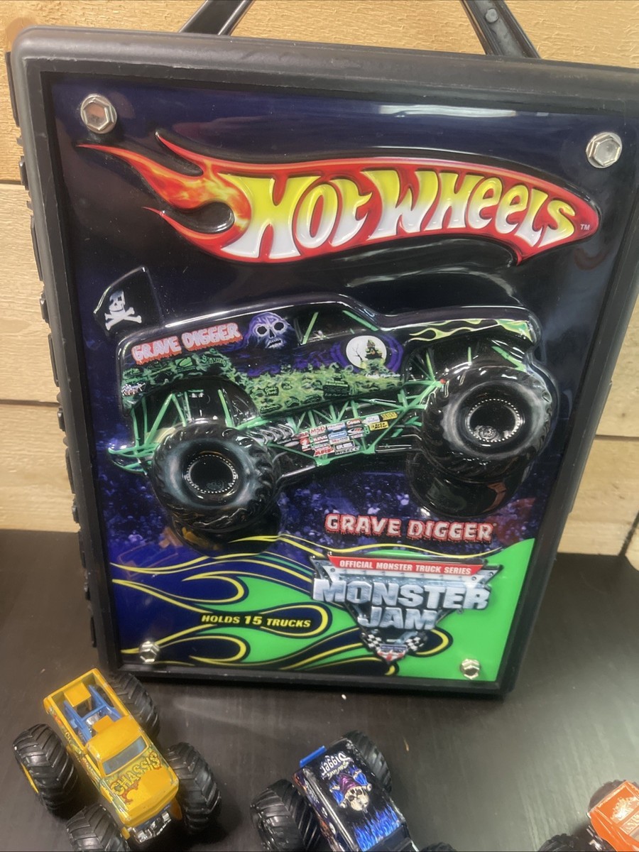 Hot Wheels 20053 Monster Jam Truck Case Plus 5 Monster Trucks Hot