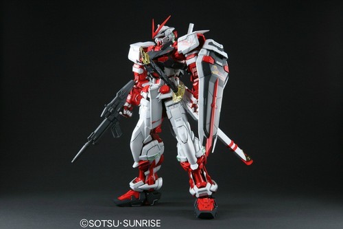 Bandai Pg 1/60 MBF-P02 Gundam Astray Rosso Telaio Kit Modello Semi Nuovo Japan - Picture 3 of 6