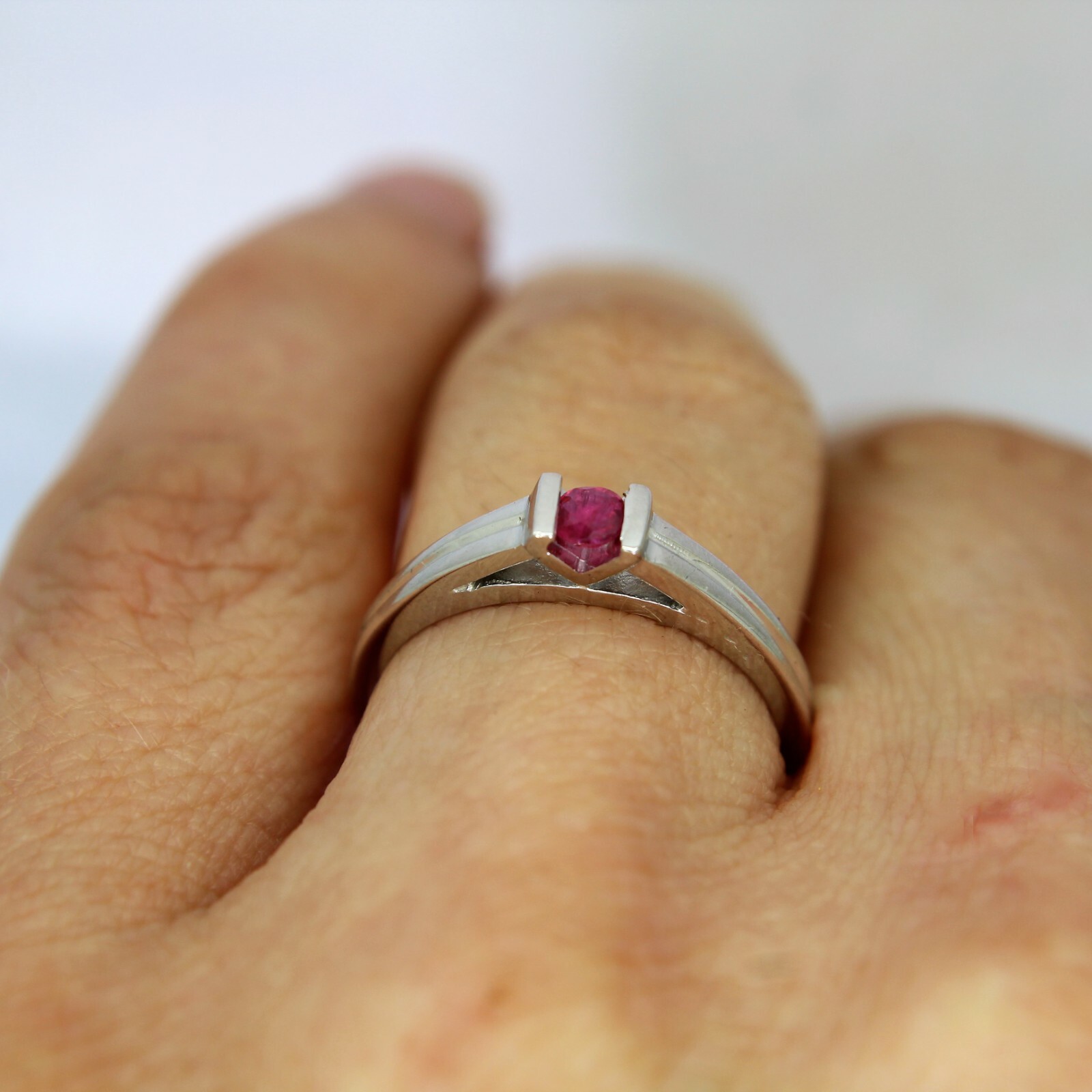Pretty Ruby Solitaire 18ct White Gold ring J 1/2 … - image 8