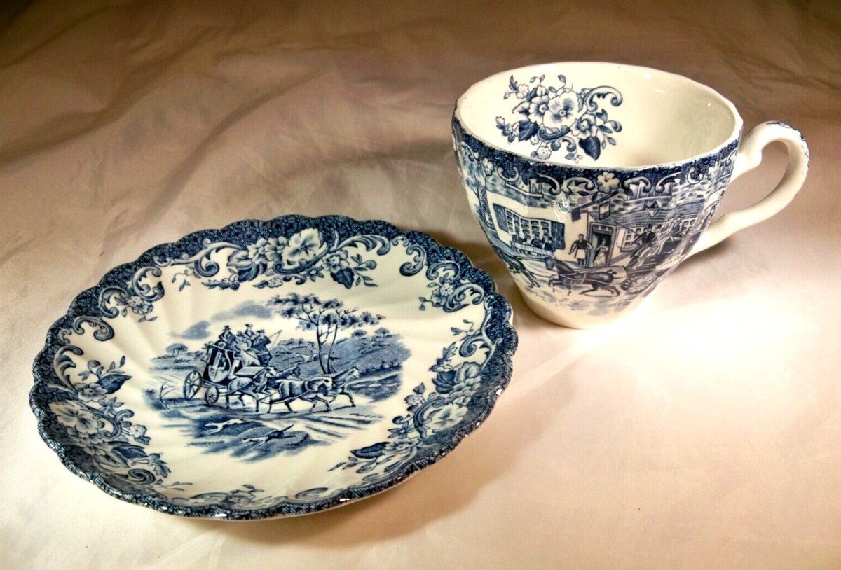 JOHNSON BROTHERS ENGLAND COACHING SCENES BLUE COFFEE TEA CUP