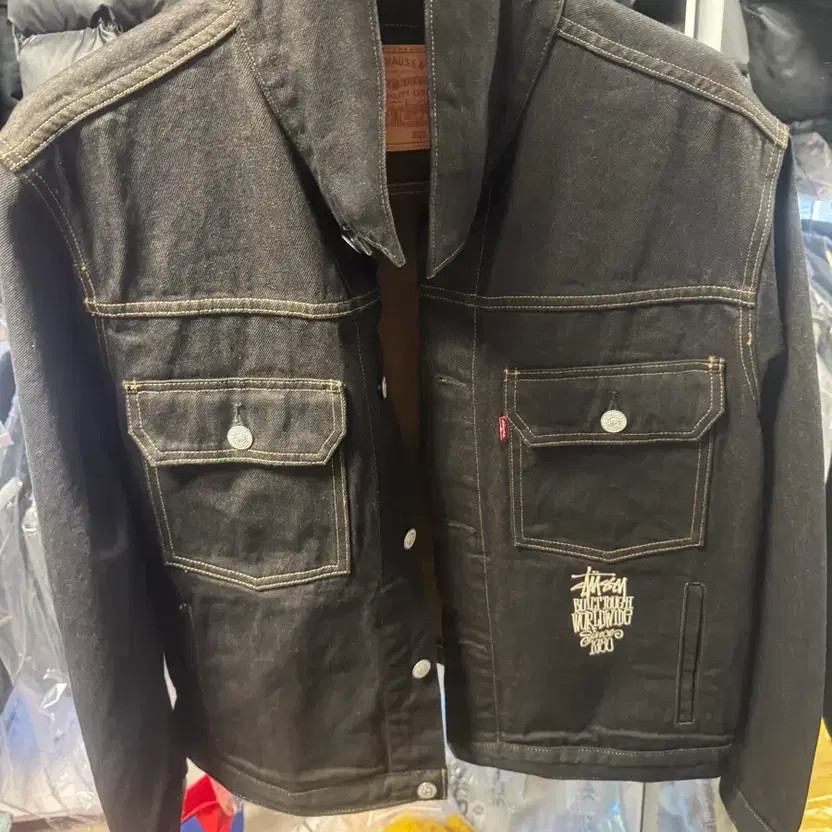 Stussy x Levi's Crispy Trucker Jacket - XL, Pre-Owned thumbnail 5