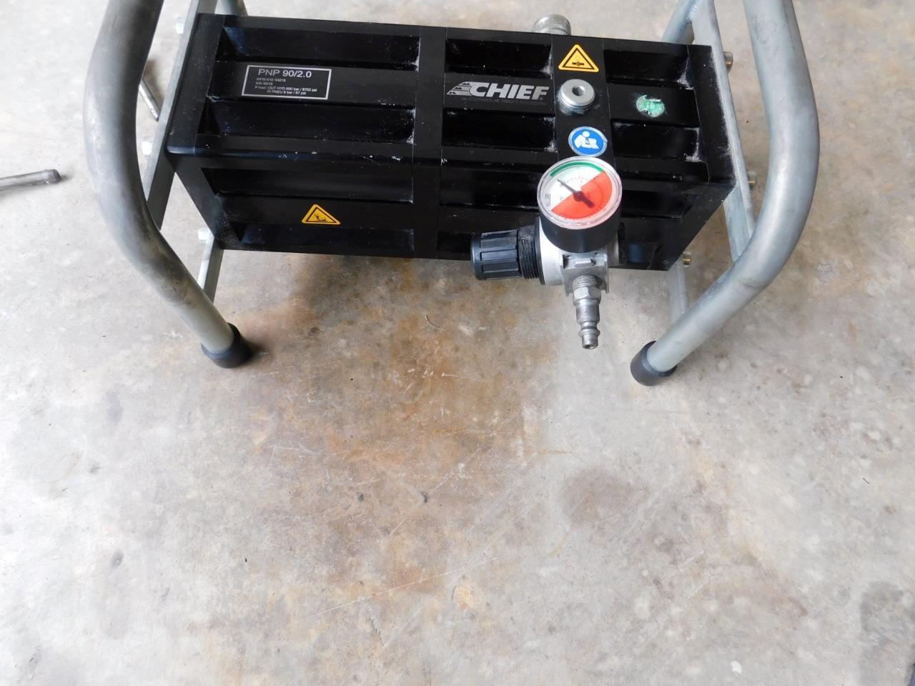 CHIEF PNP20 SELF PIERCING RIVET RIVETING TOOL GUN PNEUMATIC HYDRAULIC