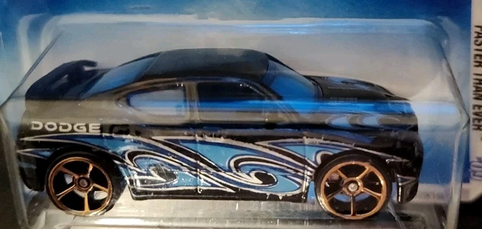 Dodge Charger SRT8 2009 Hot Wheels #129 más rápido que nunca 3/10 negro con FTESp dorado Foto 3 de 3