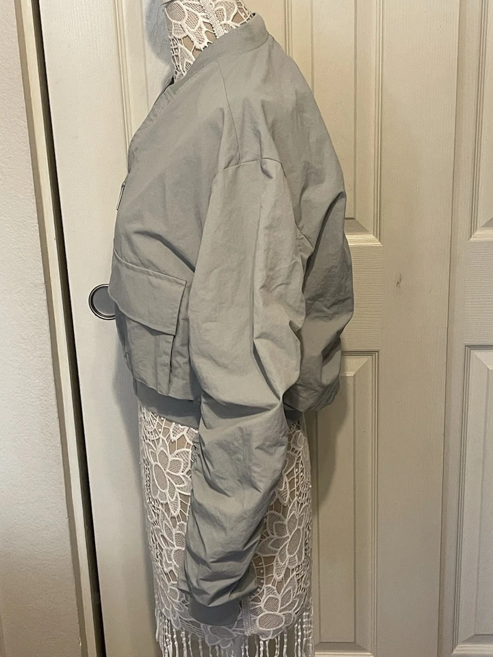 Chaqueta de bombardero Anthropologie, XS rara Foto 3 de 4