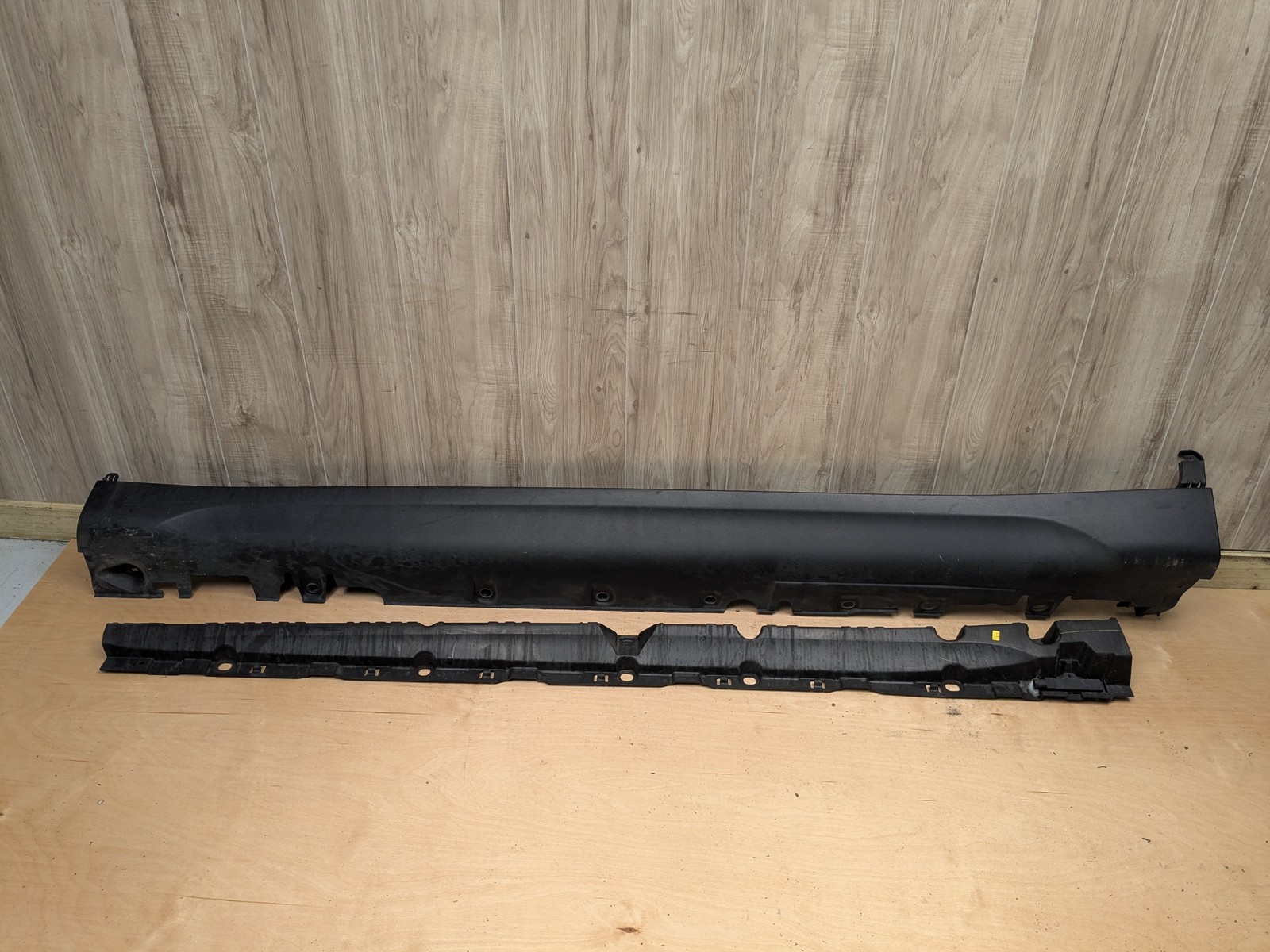 15-19 OEM BMW F16 X6 Left Driver Side Skirt Rocker Panel Molding w/ Bracket