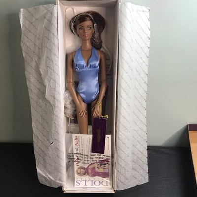Robert Tonner Tyler Wentworth Collection Runway ESME 16'' Puppe TW2401 Box & Ständer