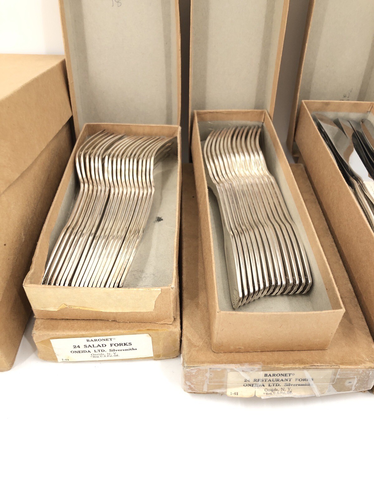 Oneida Silversmiths Silverplate 1962 Flatware 172 pc Forks