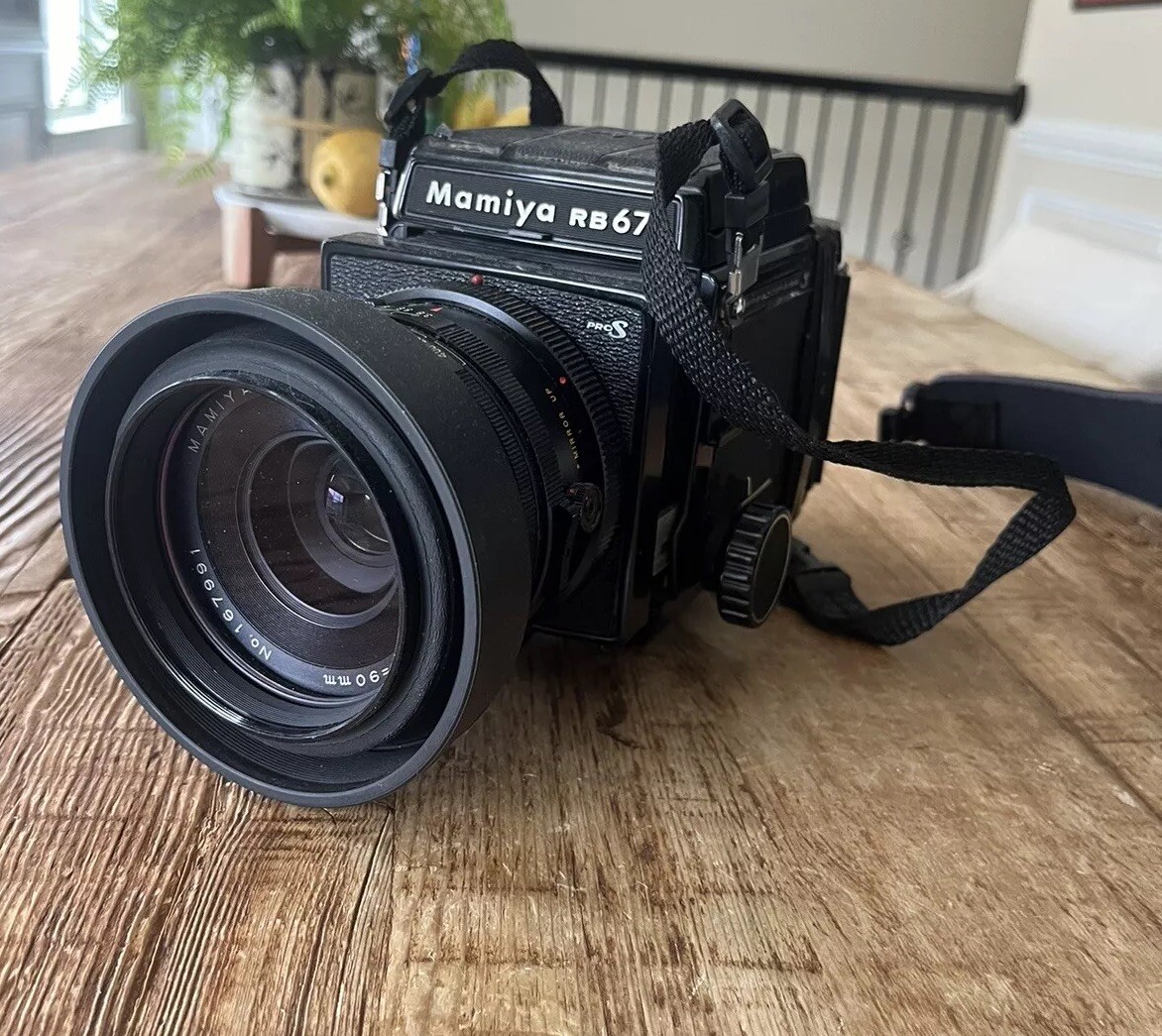 Mamiya RB67 Pro S Camera Sekor C 90mm f3.8 Lens 120 Film Back ,Prism.READ