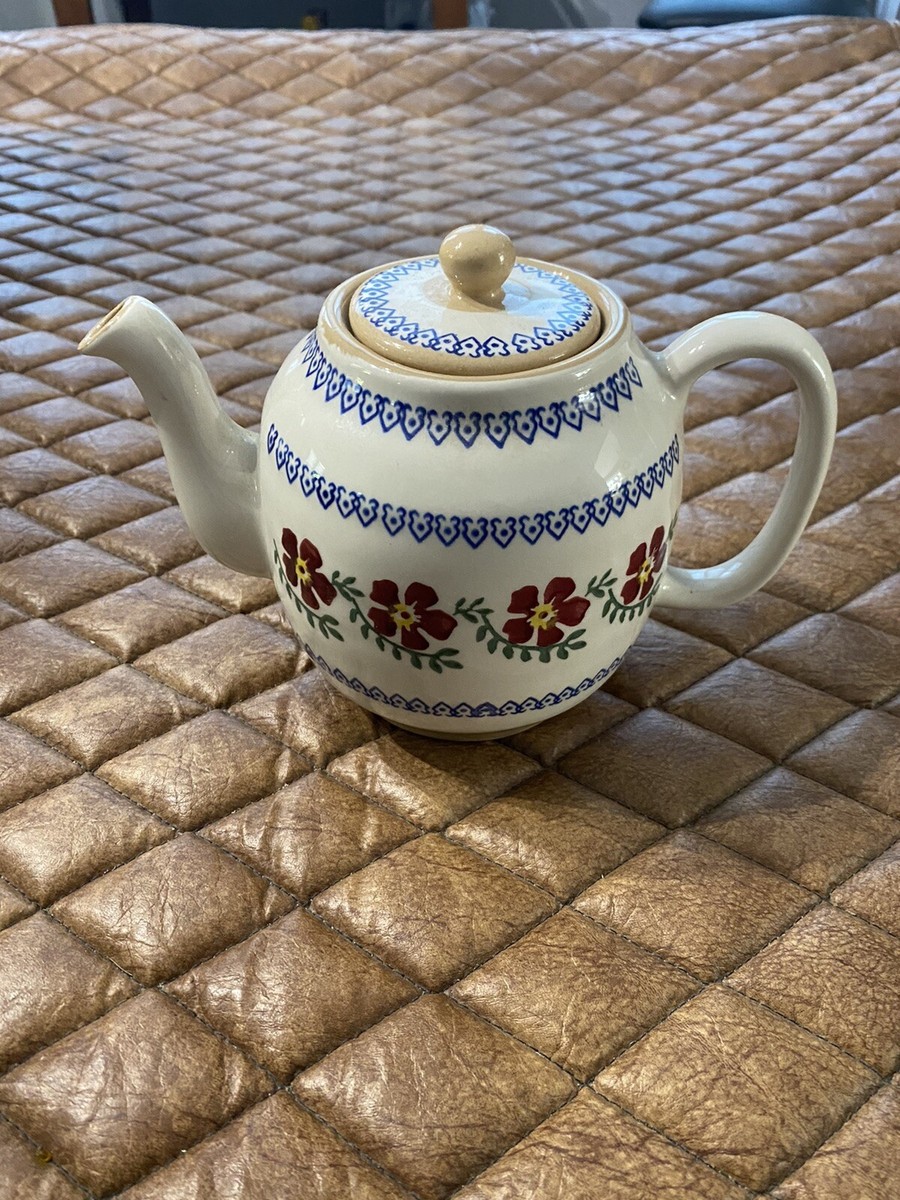 Nicholas Mosse Old Rose Teapot. Dead Stock Never Used Irish