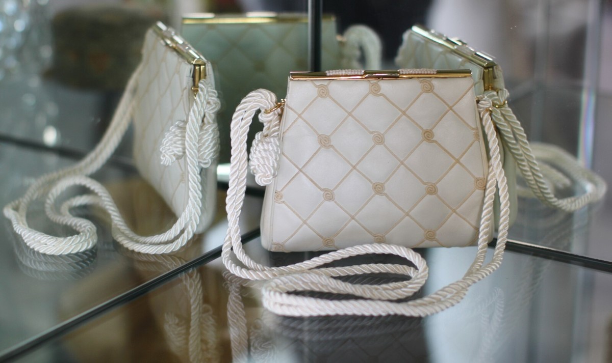 JUDITH LEIBER SWAROVSKI CRYSTAL CREAM OFF WHITE QUILTED MINAUDIERE