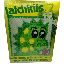 New Vintage Betty Wilkinson Green Dragon 209 Latch Hook Kit Latchkits 12" x 12"