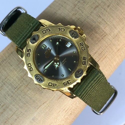 Vintage Nike Womens Gold Tone Date 