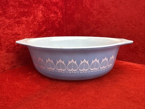✨ Storage Find ✨ VTG Pyrex 1 1/2 Qt Blue White Tulip Casserole Dish No Lid USA