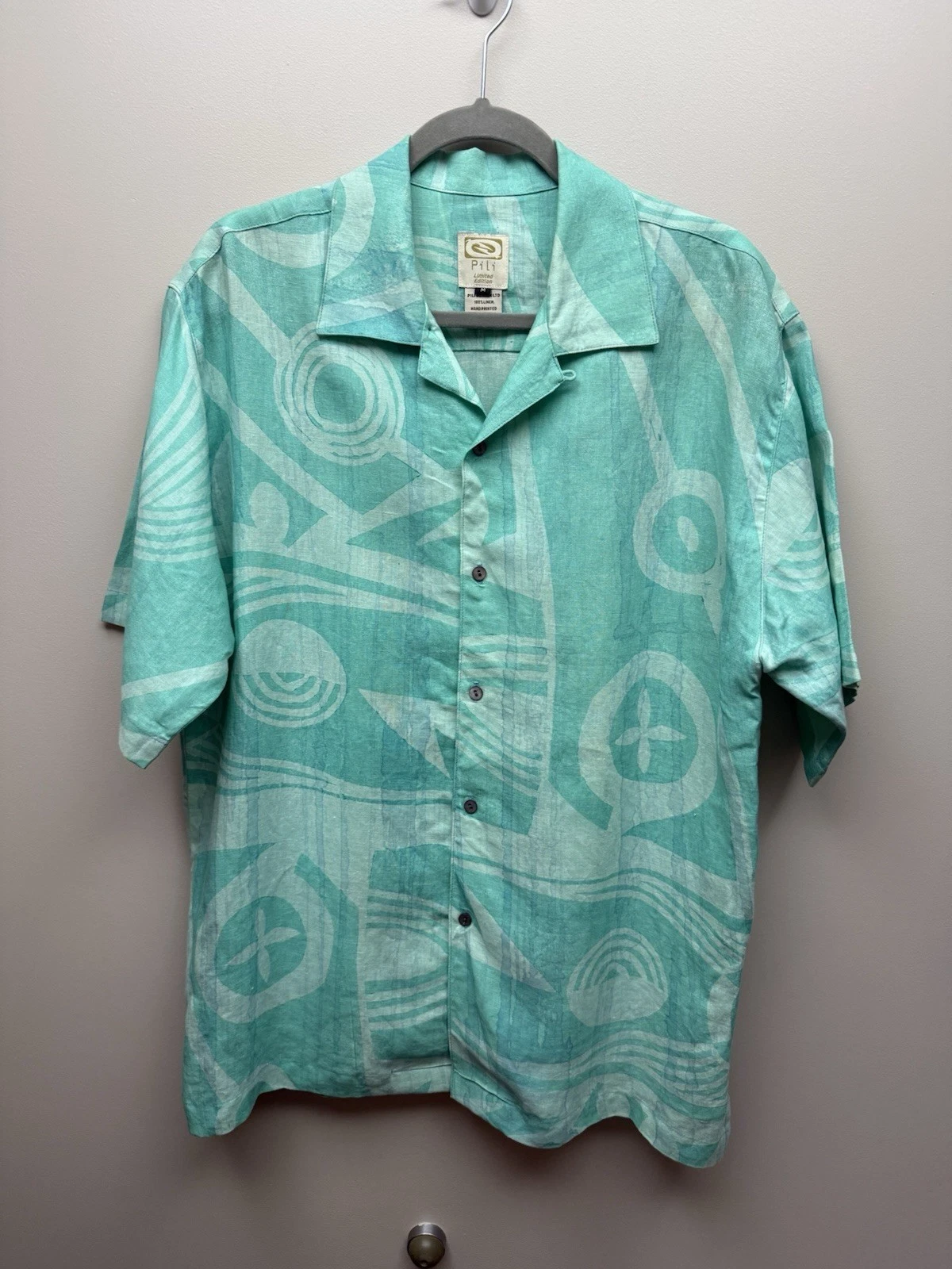 Pili Hawaiian Design Linen Short Sleeve Button Up Green Hand Print Shirt Sz. M
Opens in a new window