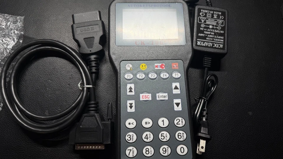 Multilingual Car Key Programmer CK100+Auto Key Programmer Foto 3 de 3