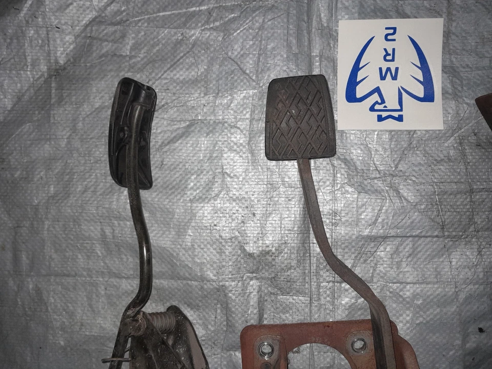 Toyota MR2 1985-1989 Juego de pedales de transmisión manual embrague freno conversión de gas Foto 2 de 4