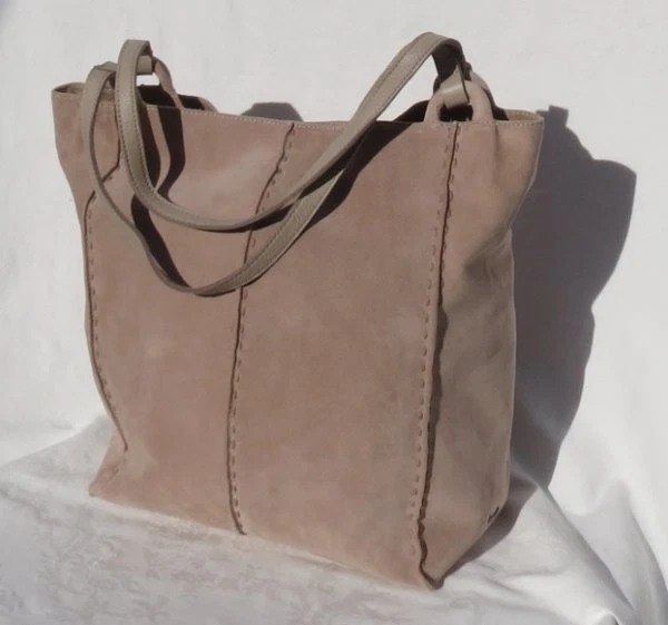 $229 THE SAK Bolso de Hombro Bolso de Cuero Los Feliz Gamuza Arena Holgado Grande Foto 2 de 4