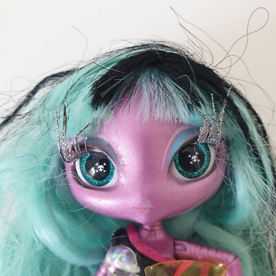 Novi Stars Mae Tallick Orbit Beach Doll MGA Purple Body Blue Hair 