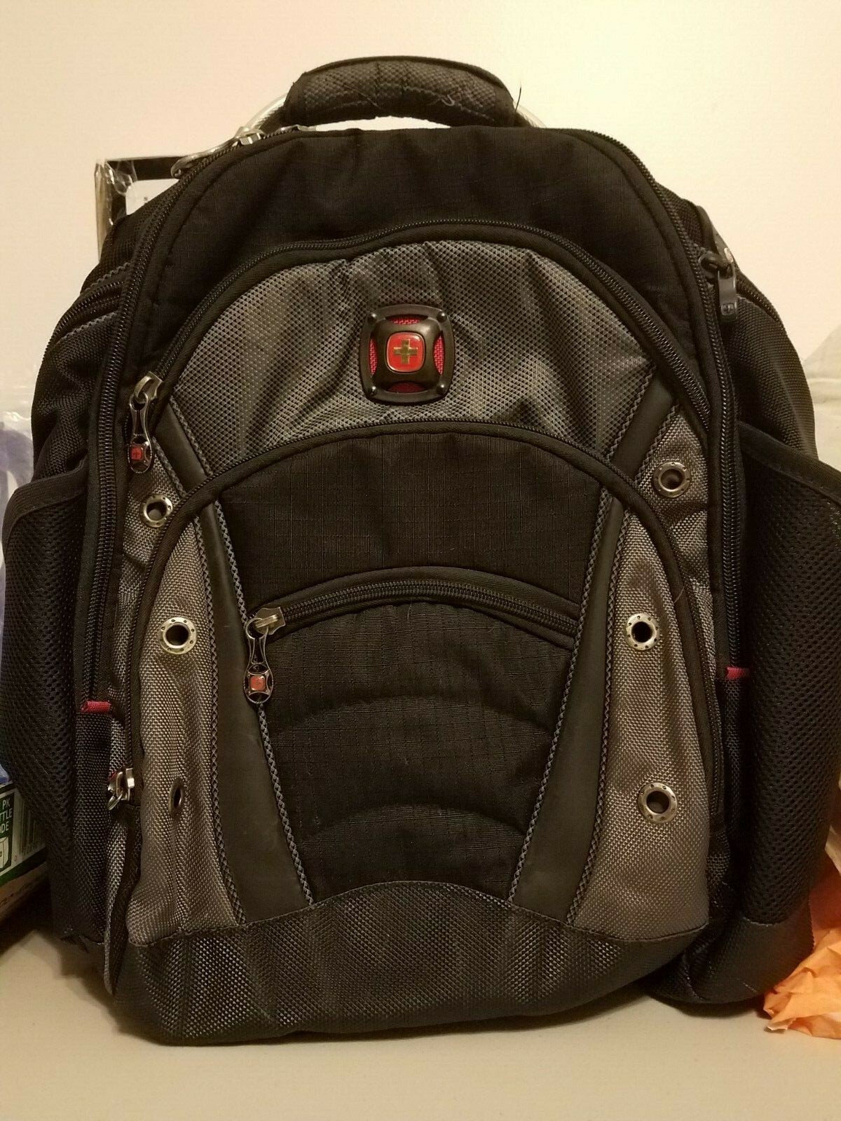 Wenger "The Synergy" Backpack Black/Grey in excellent condition!