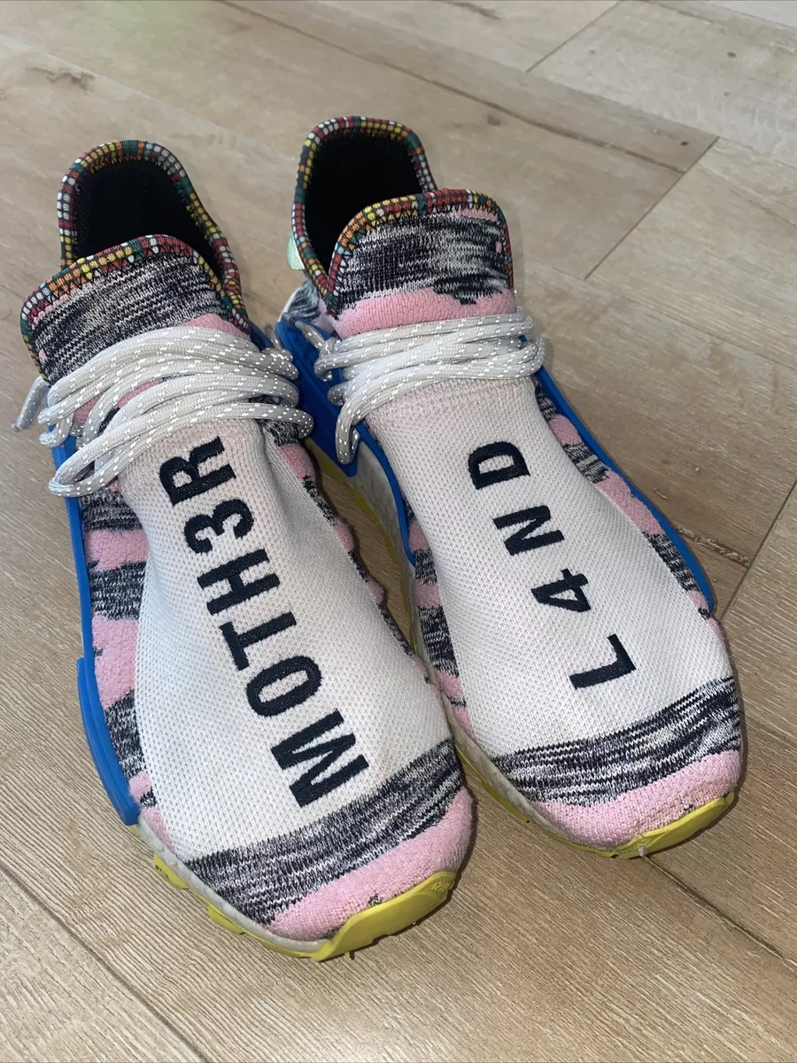 Ultra boost top human race