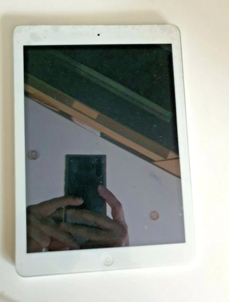 Apple iPad Air 9.7" 128GB Wifi+4G EE White A1674  - Image 4 of 4