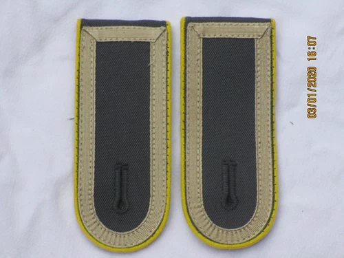Bw Shoulder Straps Staff Sergeant Signal Corps, Lemon Yellow